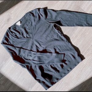 J. CREW black v-neck long sleeve 100% cotton